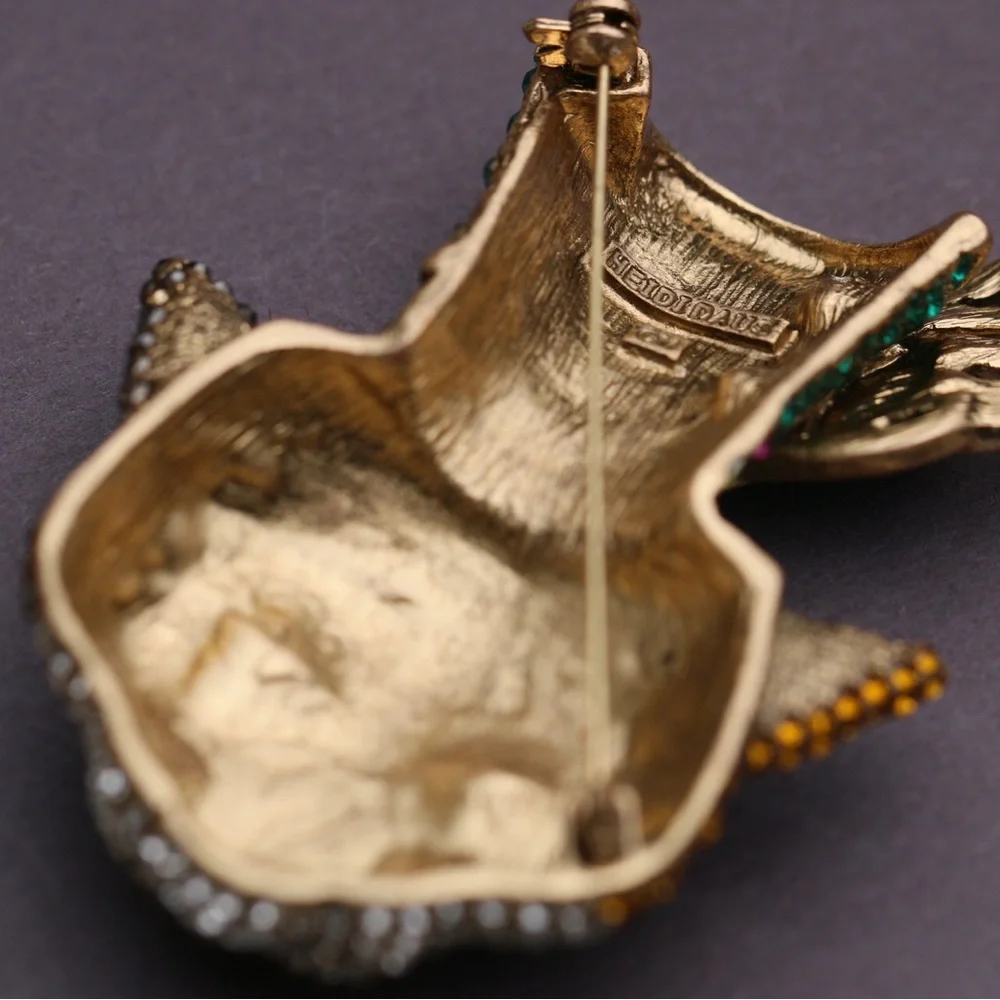 Heidi Daus “Cat wear Hat” Crystal Paved Brooch - Picture 4 of 4
